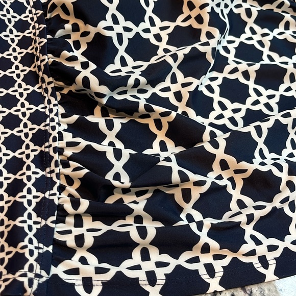 Target Merona bathing suit tankini top,size Large Navy & white,Halter style. EUC - Picture 3 of 5